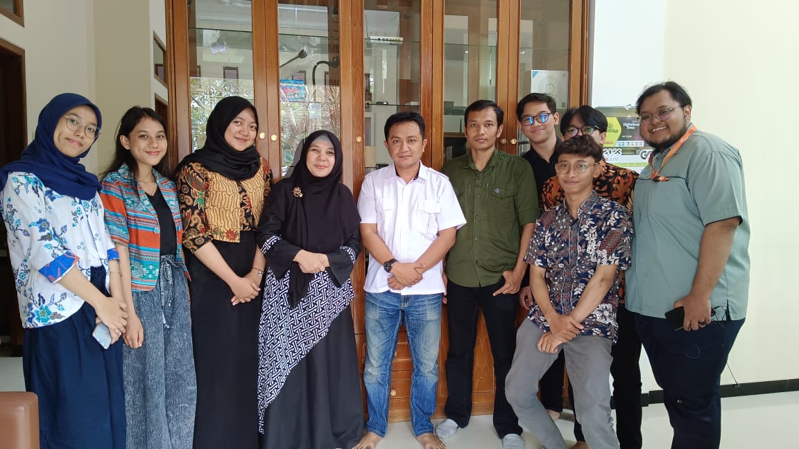 Dosen Informatika melakukan monitoring MBKM